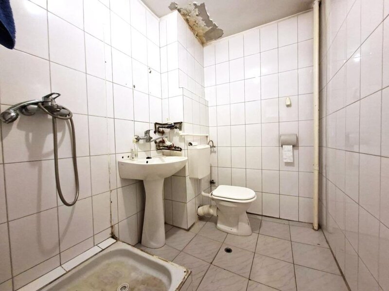 Bucur Obor, 4 camere bloc 1983, parter, nu trebuie sa platiti renovarile altora